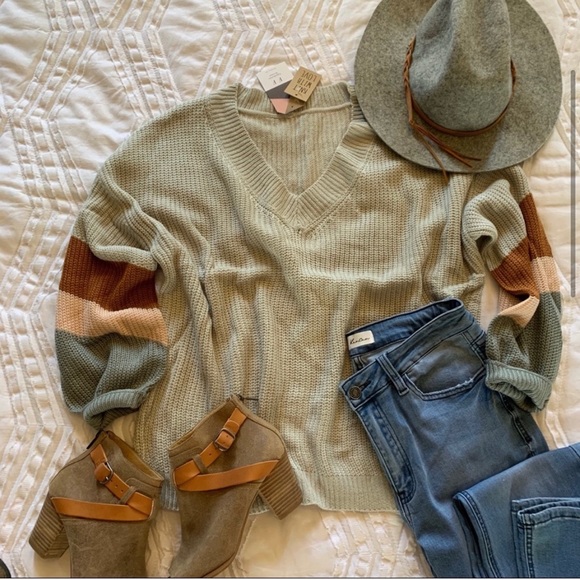 New!Olive Chucky Knit Striped Arms V Neck Sweater - Picture 3 of 6